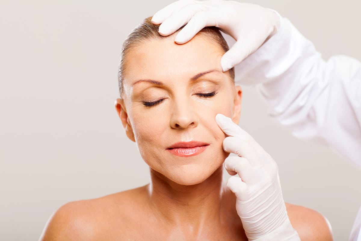 5 Things to Look for in a Deep Plane Facelift Surgeon
